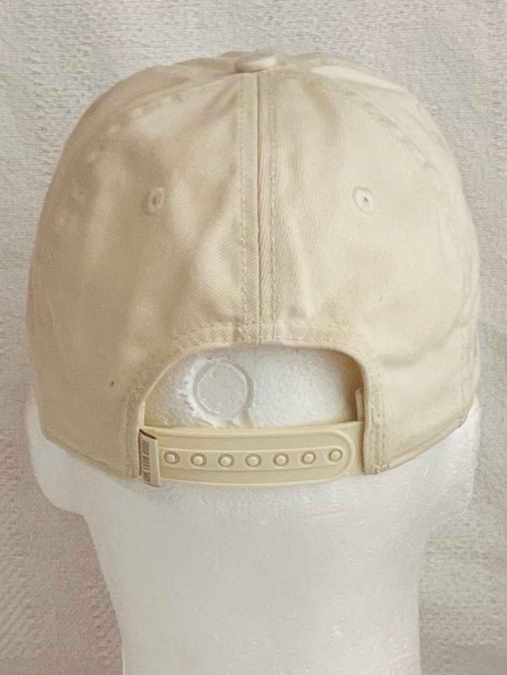 Ainé Leon DoreCream Snapback Cap with Subtle Gold Logo Tag - Picture 5 of 9